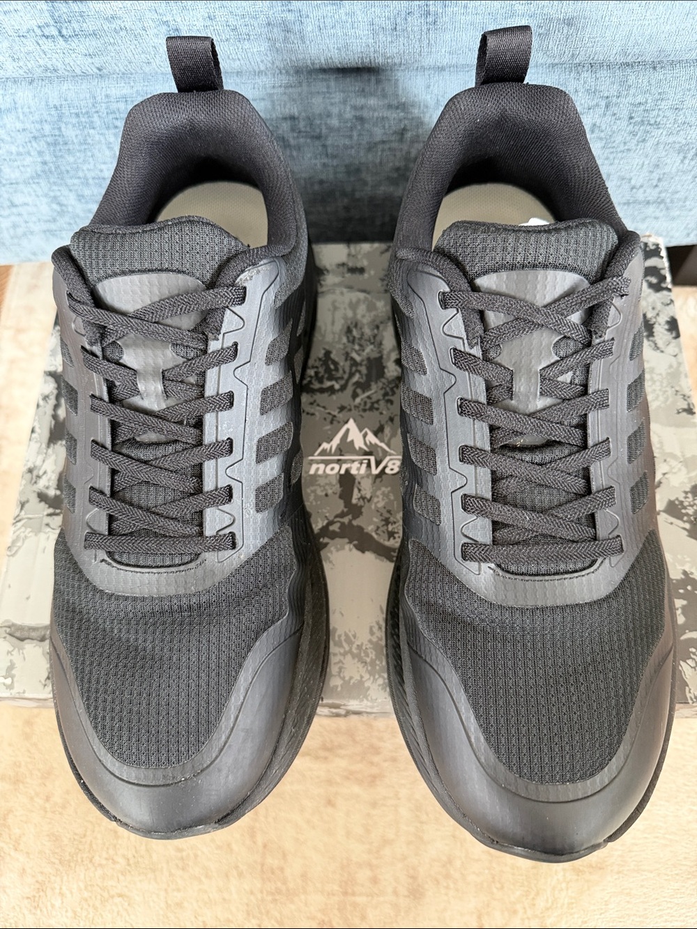 nortiV8 Men's Black Athletic Running Shoes with Supportive Cushioning
